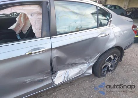 2017 Honda Accord Lx z USA, uszkodzony, nr VIN 1HGCR2F38HA301302